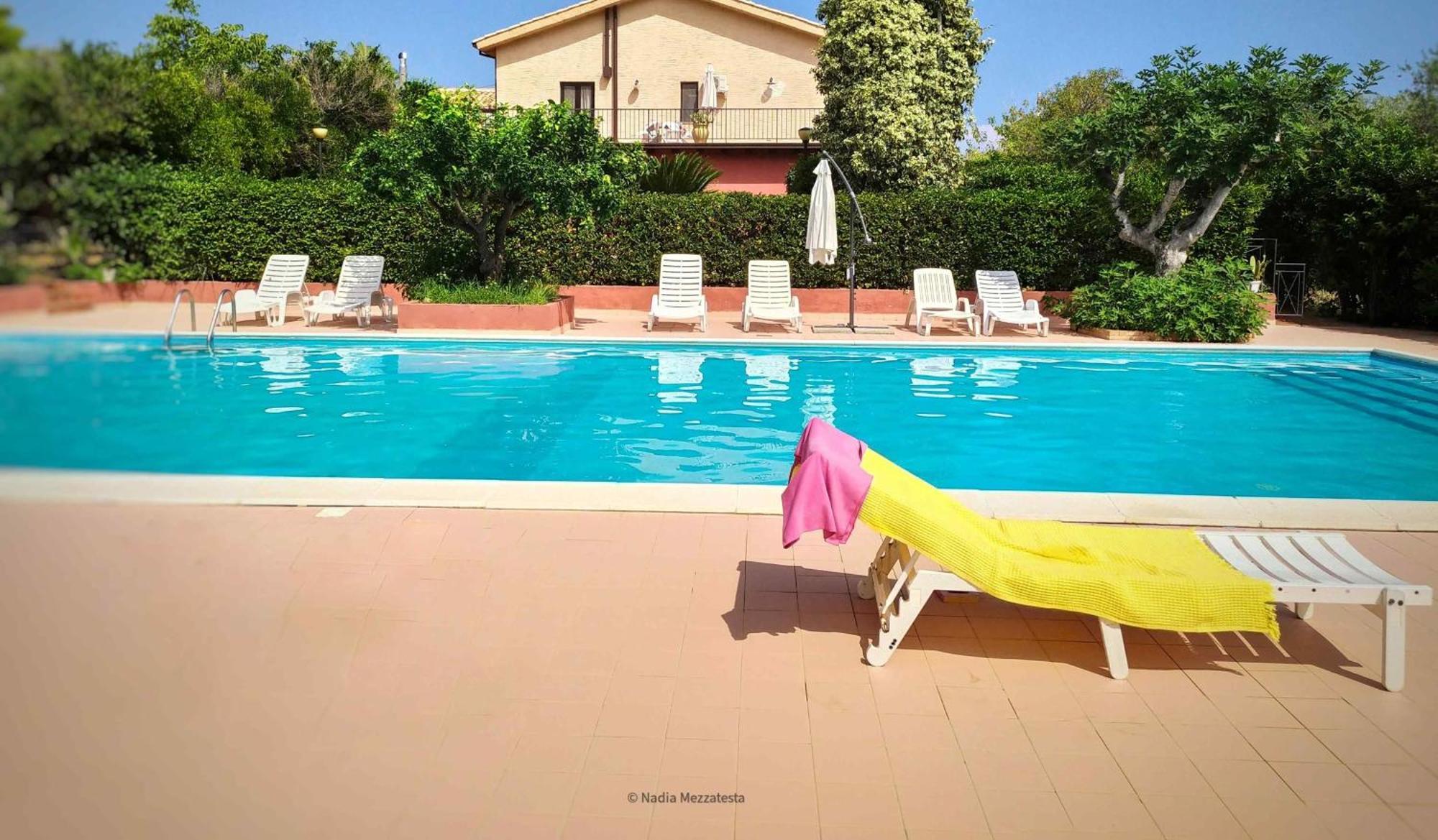 Il Casale Il Sole E La Margherita Campofelice Di Roccella Luaran gambar